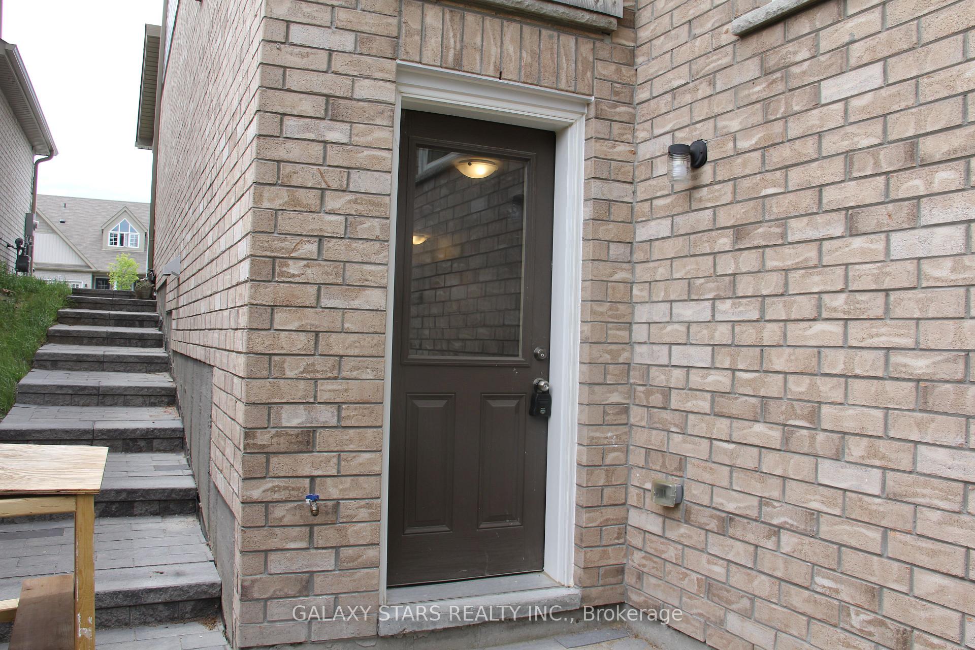 Front of Unit Bsmnt, 115 Mallory Street