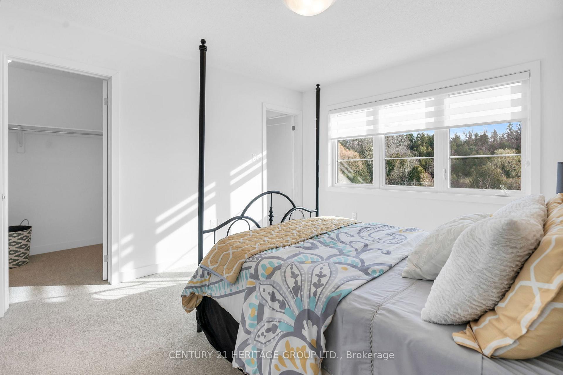 Photo 12 of 96 Lyall Stokes Circle, East Gwillimbury, Mt Albert — HOMEH