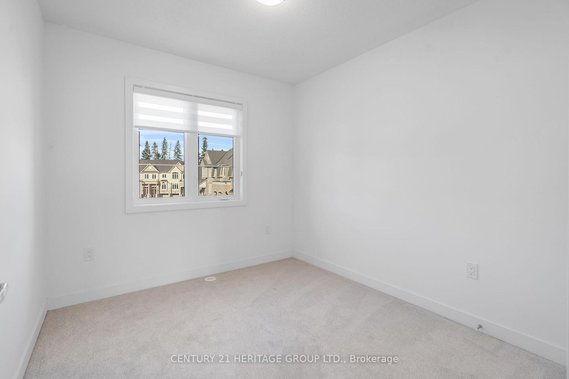 Photo 16 of 96 Lyall Stokes Circle, East Gwillimbury, Mt Albert — HOMEH