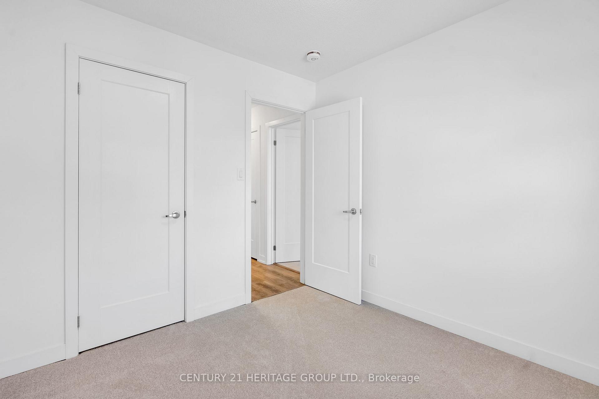 Photo 17 of 96 Lyall Stokes Circle, East Gwillimbury, Mt Albert — HOMEH