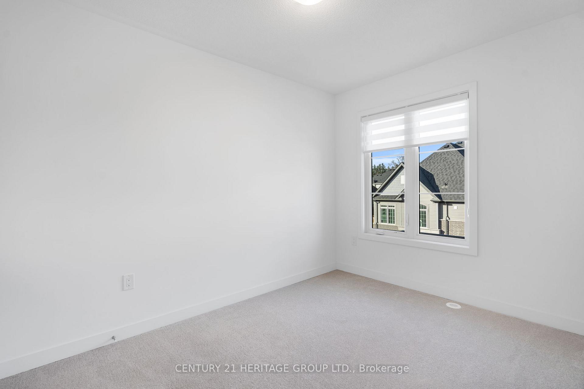 Photo 18 of 96 Lyall Stokes Circle, East Gwillimbury, Mt Albert — HOMEH