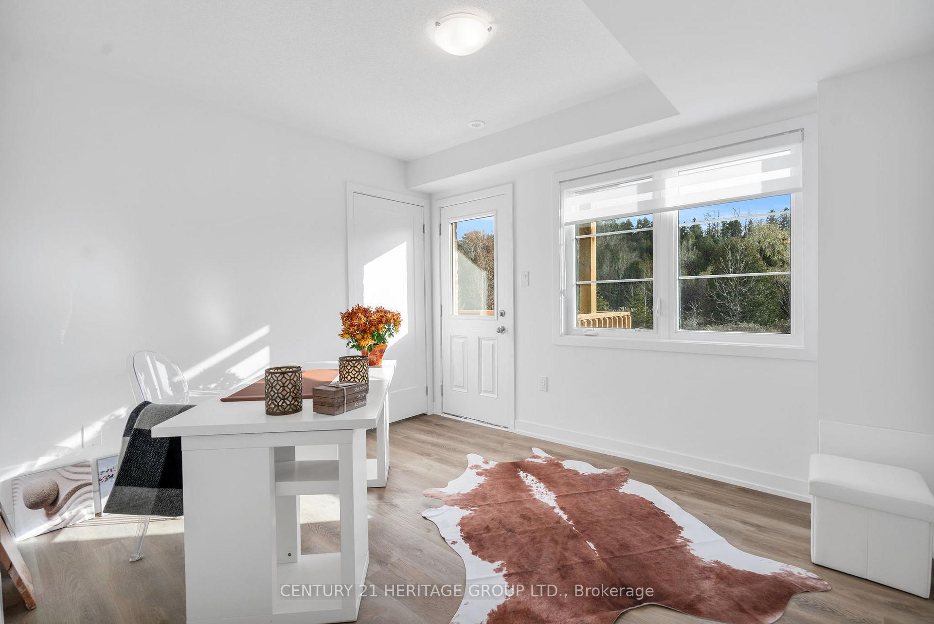 Photo 23 of 96 Lyall Stokes Circle, East Gwillimbury, Mt Albert — HOMEH