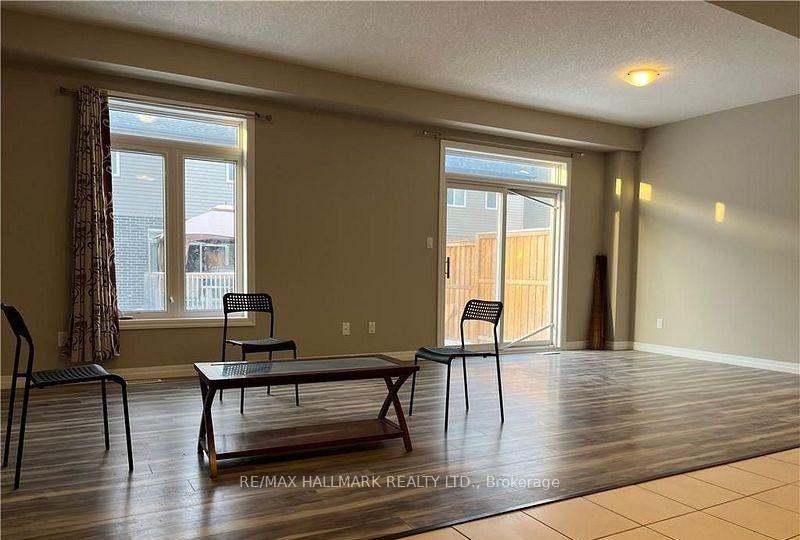 Photo 5 of Unit Main, 286 Buttonbush Street, Waterloo, Columbia Forest/Clair Hills — HOMEH