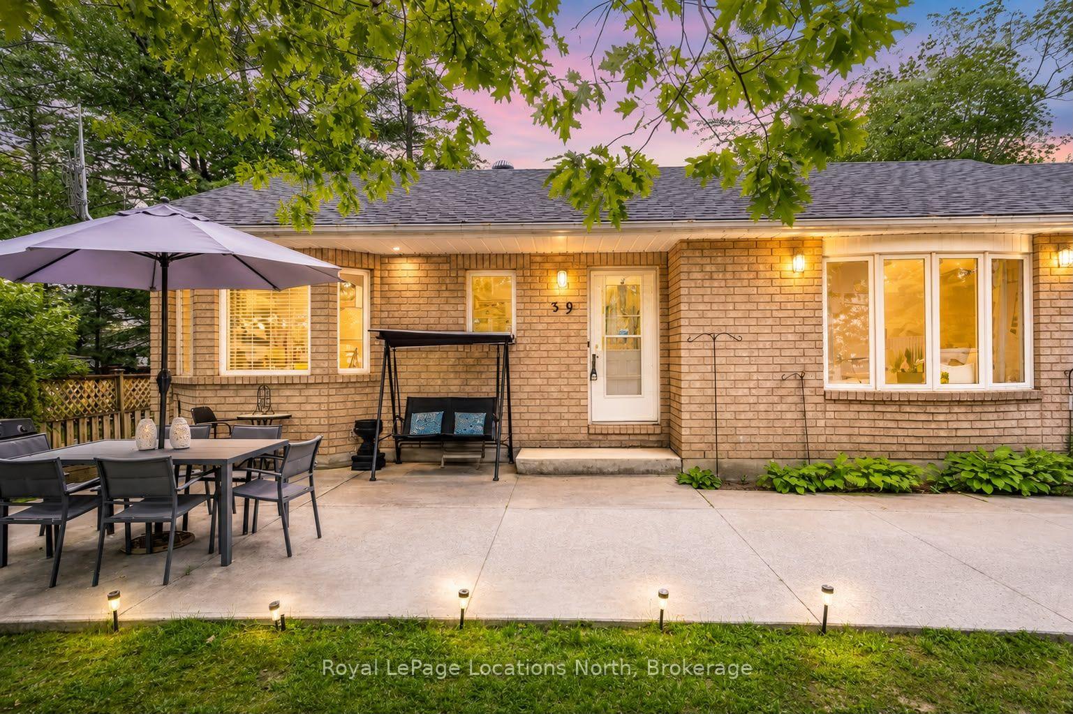 Photo 2 of 39 Mccague Street, Wasaga Beach — HOMEH