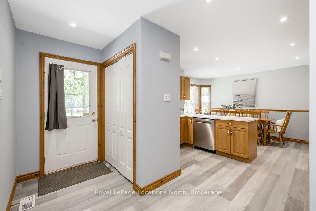 Photo 4 of 39 Mccague Street, Wasaga Beach — HOMEH