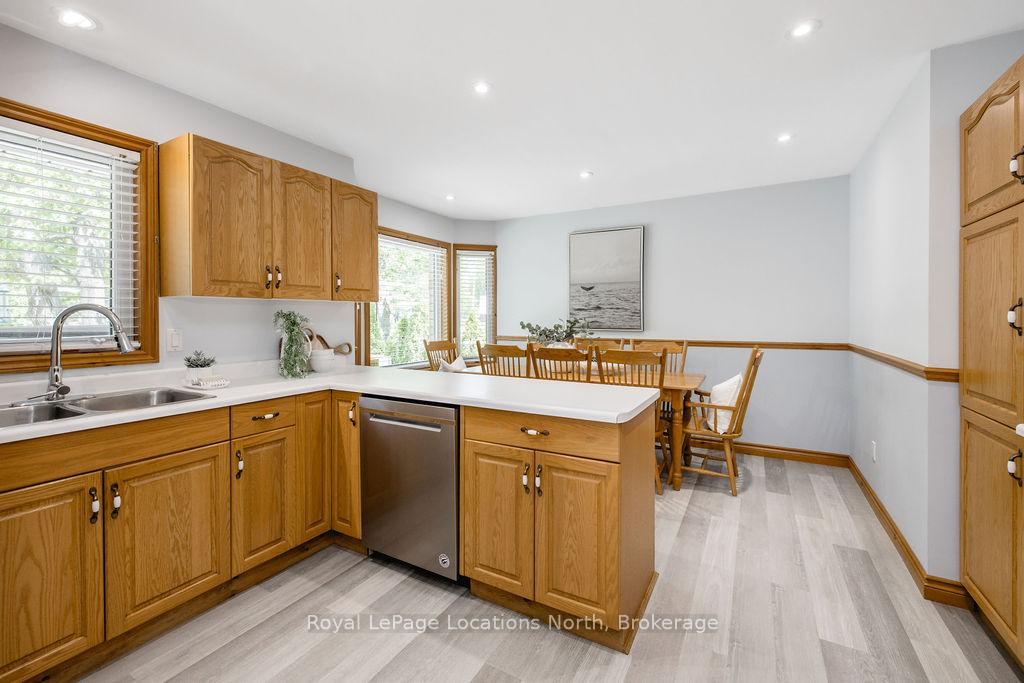 Photo 6 of 39 Mccague Street, Wasaga Beach — HOMEH