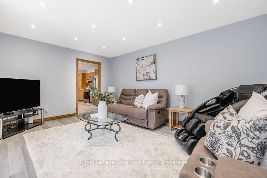 Photo 12 of 39 Mccague Street, Wasaga Beach — HOMEH