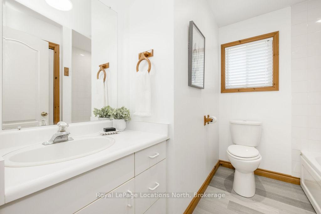 Photo 18 of 39 Mccague Street, Wasaga Beach — HOMEH