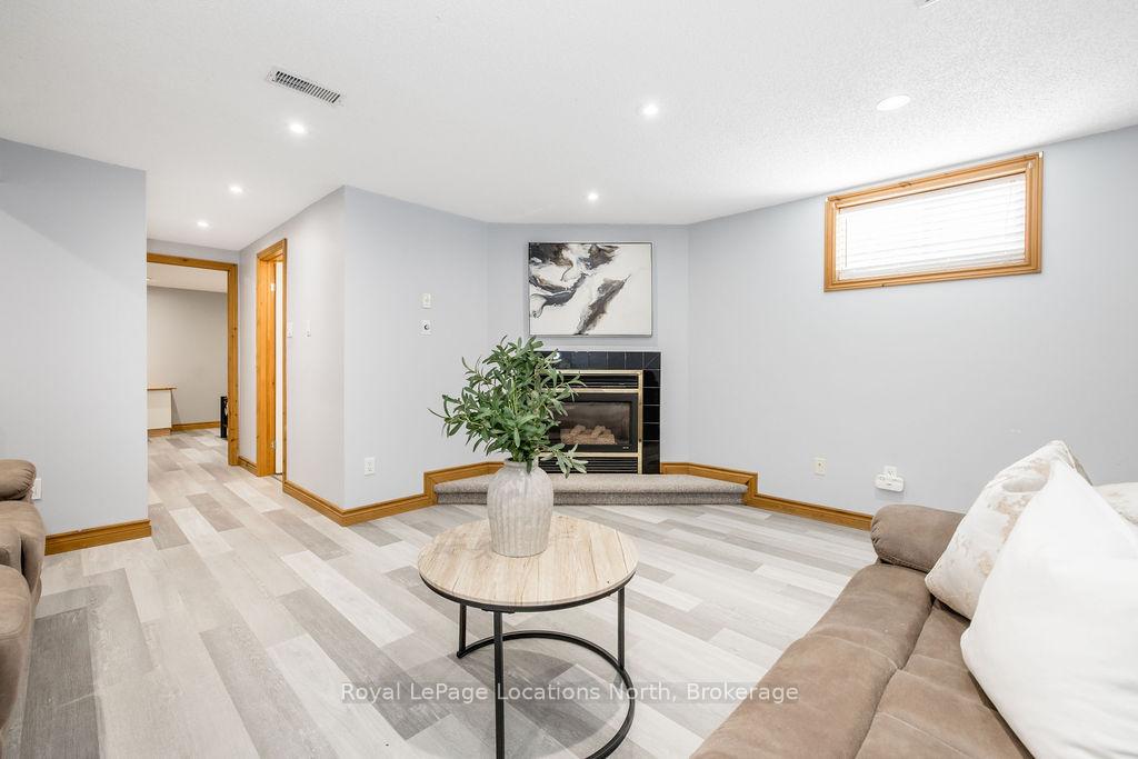 Photo 21 of 39 Mccague Street, Wasaga Beach — HOMEH