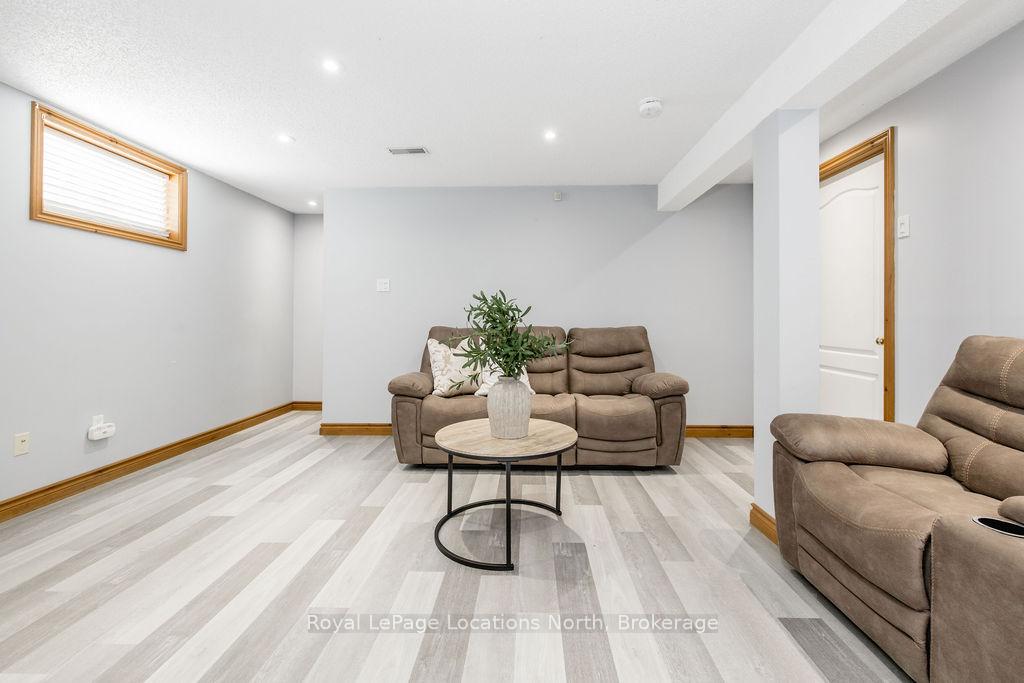 Photo 22 of 39 Mccague Street, Wasaga Beach — HOMEH