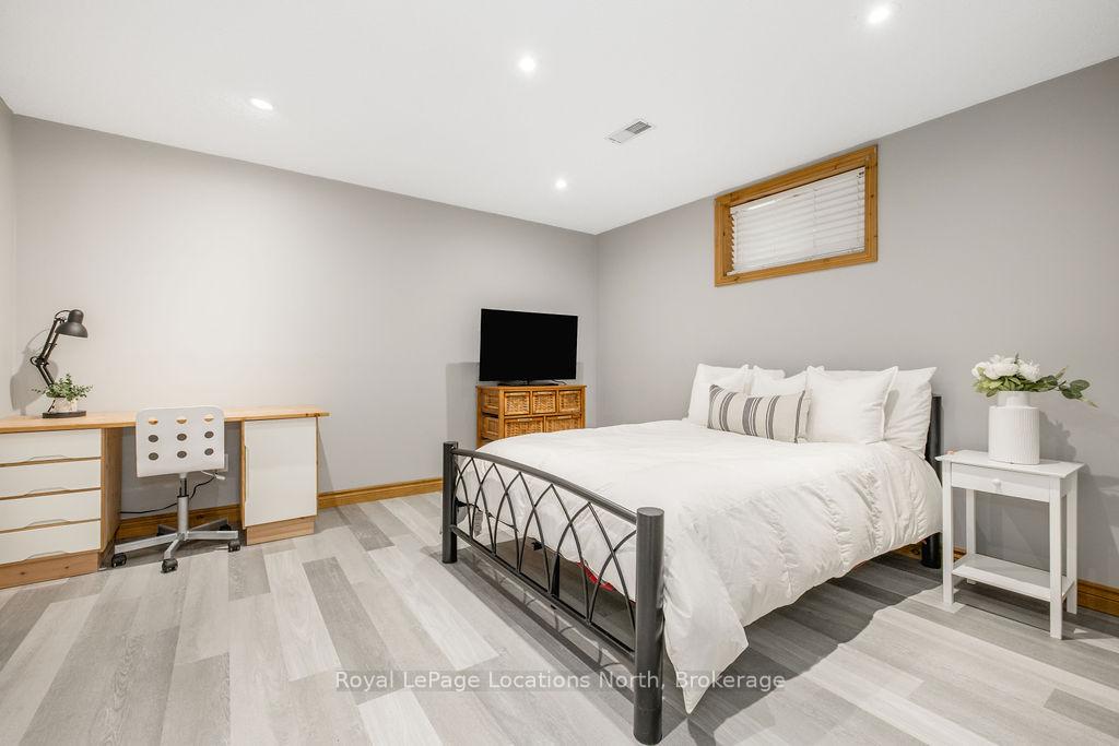 Photo 23 of 39 Mccague Street, Wasaga Beach — HOMEH
