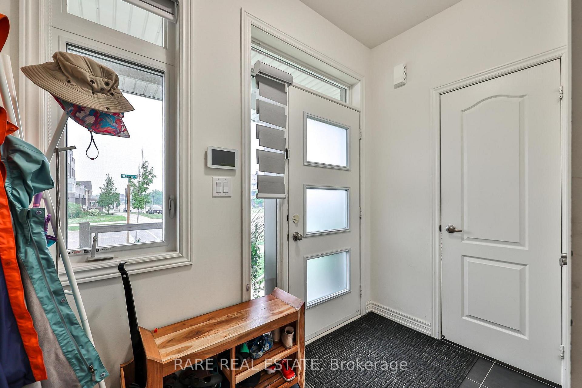Photo 3 of 274 Skinner Road, Hamilton, Waterdown — HOMEH