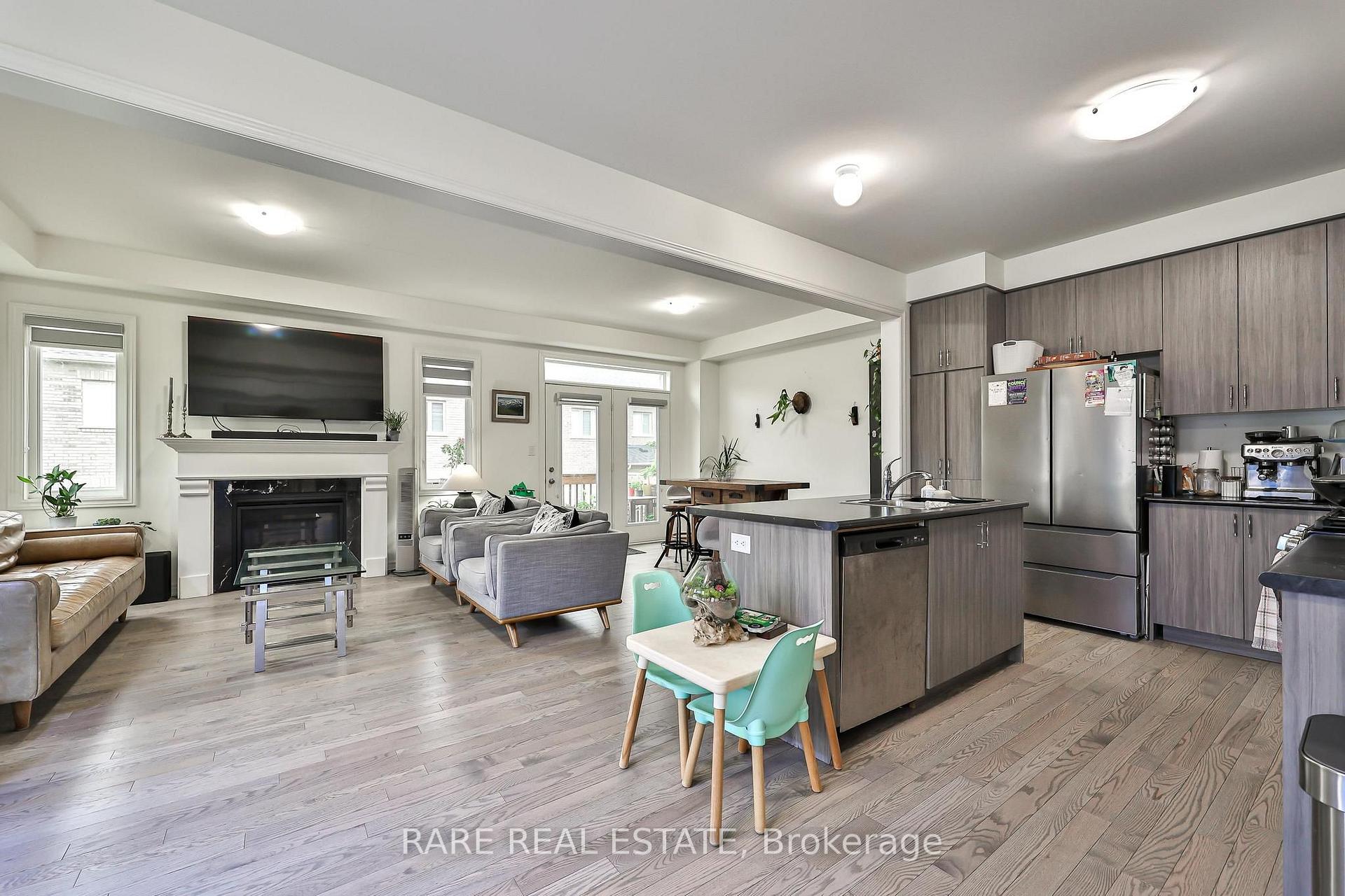 Photo 13 of 274 Skinner Road, Hamilton, Waterdown — HOMEH