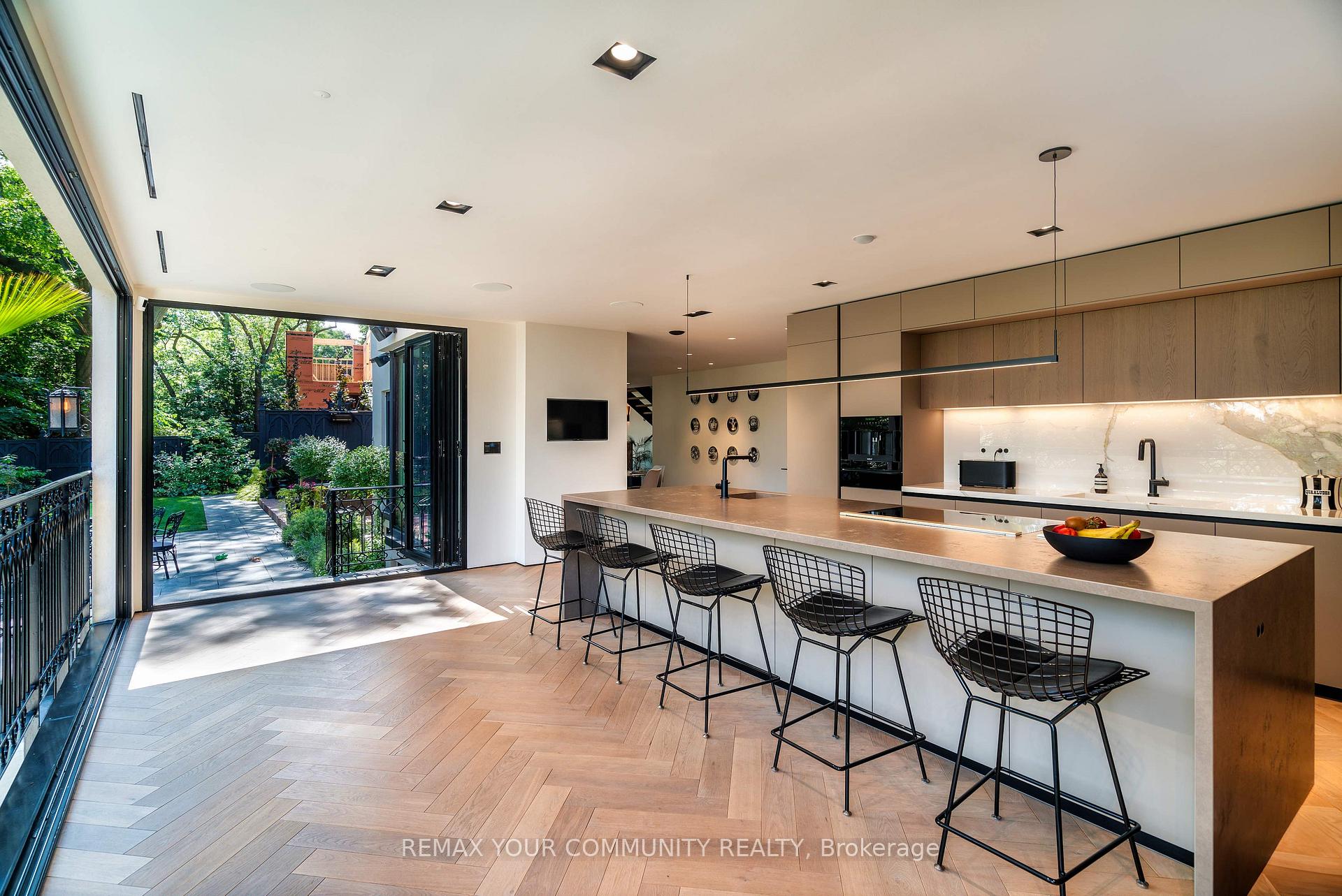 Photo 7 of 57 Baby Point Crescent S, Toronto, Lambton Baby Point — HOMEH
