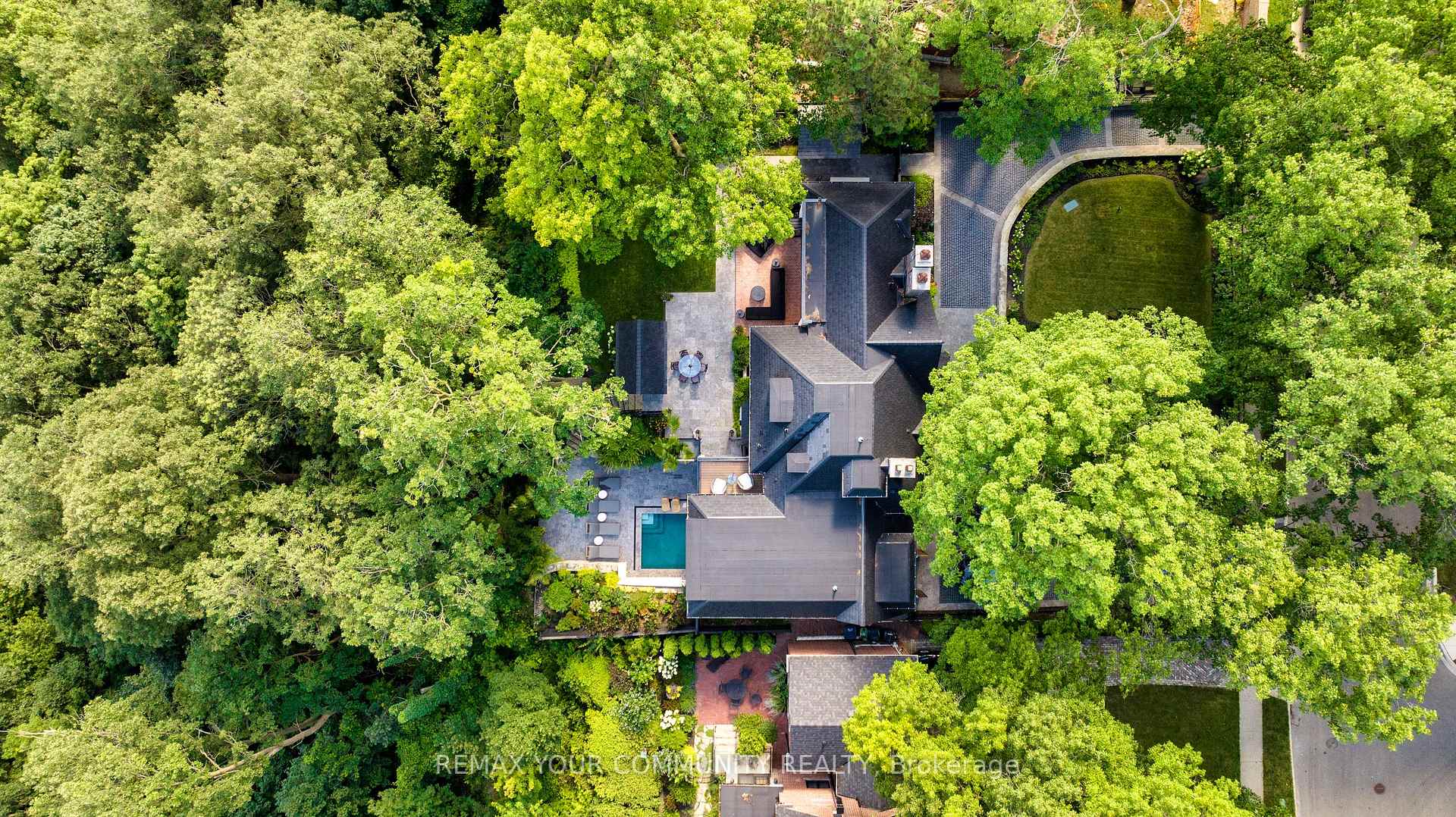 Photo 40 of 57 Baby Point Crescent S, Toronto, Lambton Baby Point — HOMEH