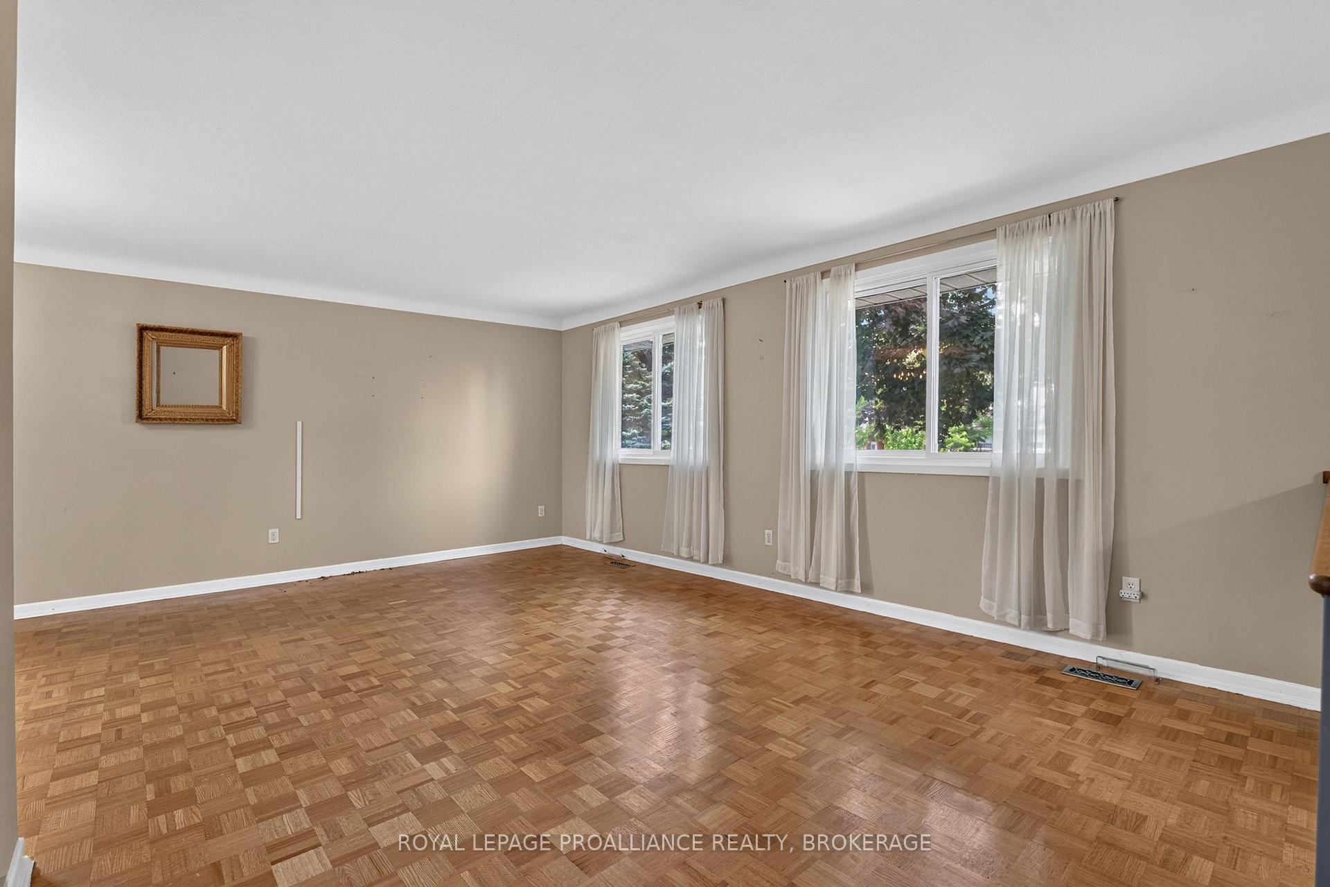 Photo 5 of 247 Chelsea Road, Kingston, City SouthWest — HOMEH