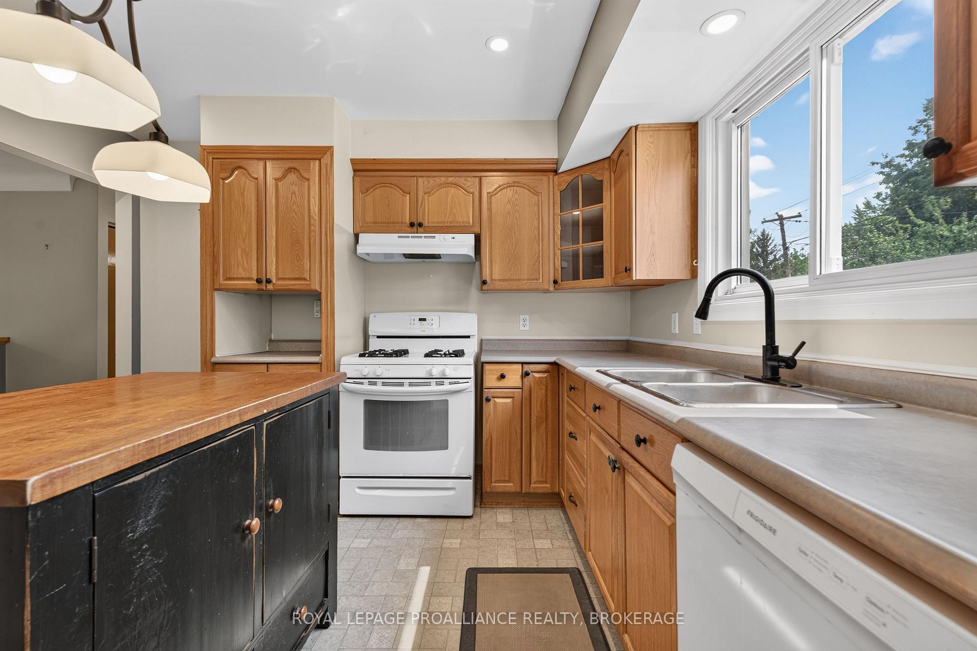 Photo 9 of 247 Chelsea Road, Kingston, City SouthWest — HOMEH