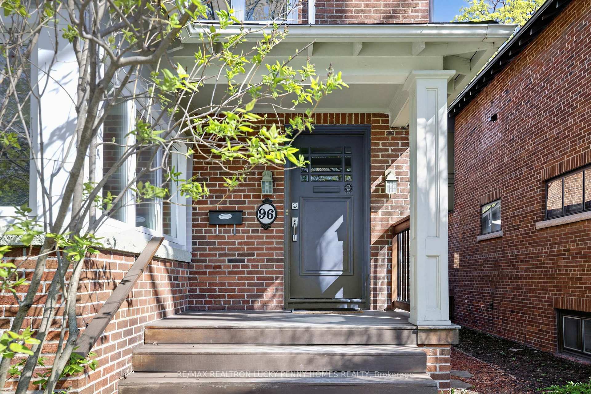 Photo 3 of 96 Whitehall Road, Toronto, Rosedale-Moore Park — HOMEH