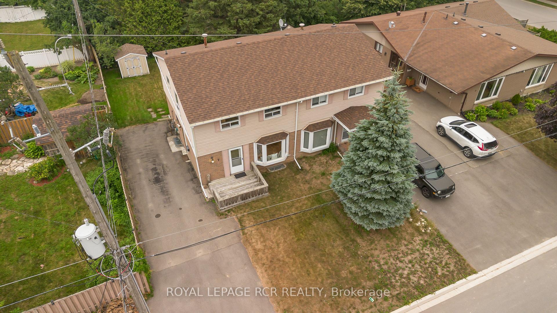 Photo 3 of 7 Cardwell Street, Orangeville — HOMEH