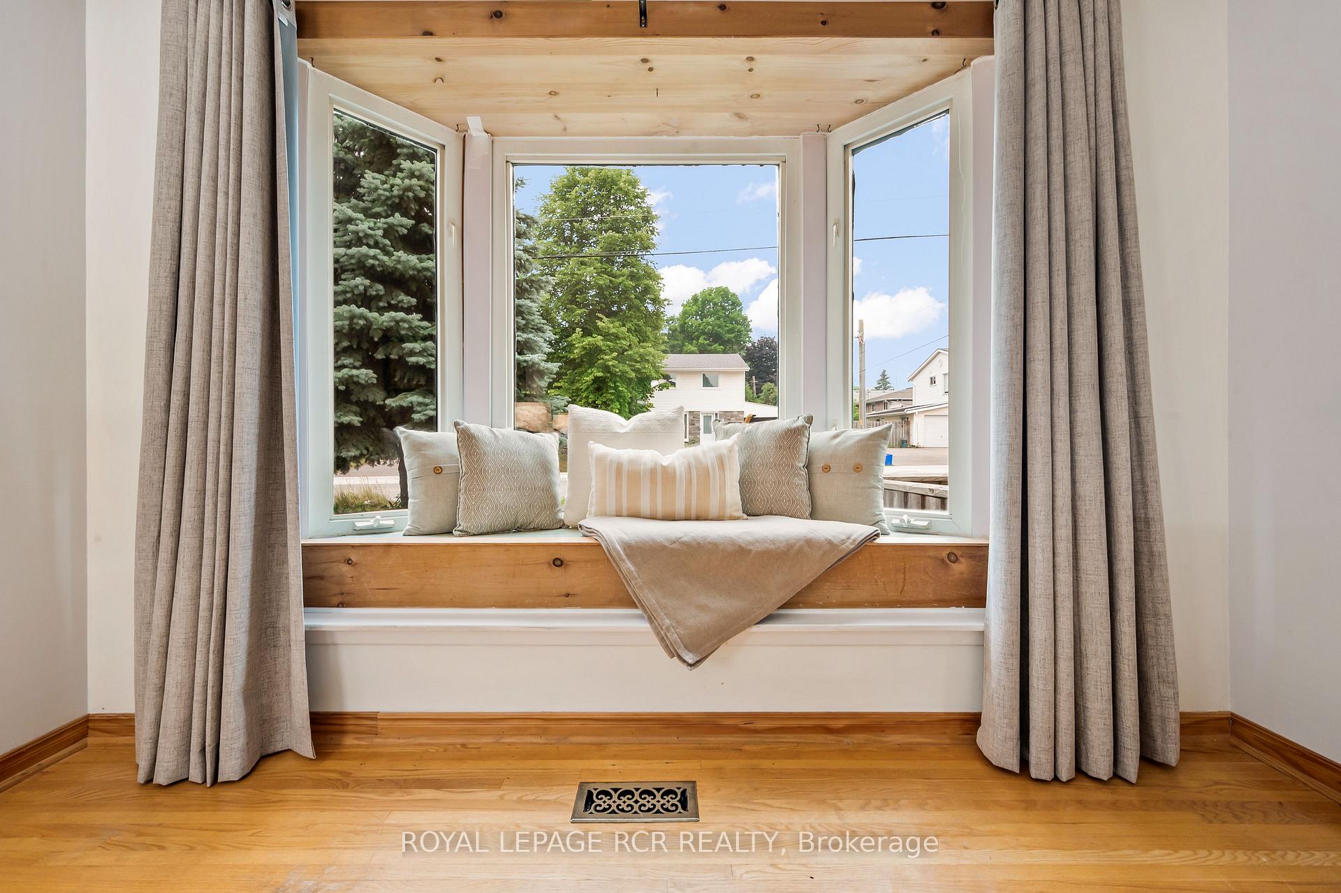 Photo 5 of 7 Cardwell Street, Orangeville — HOMEH