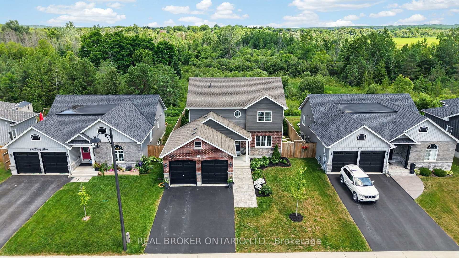 Photo 1 of 36 Beverly Street, Springwater, Elmvale — HOMEH