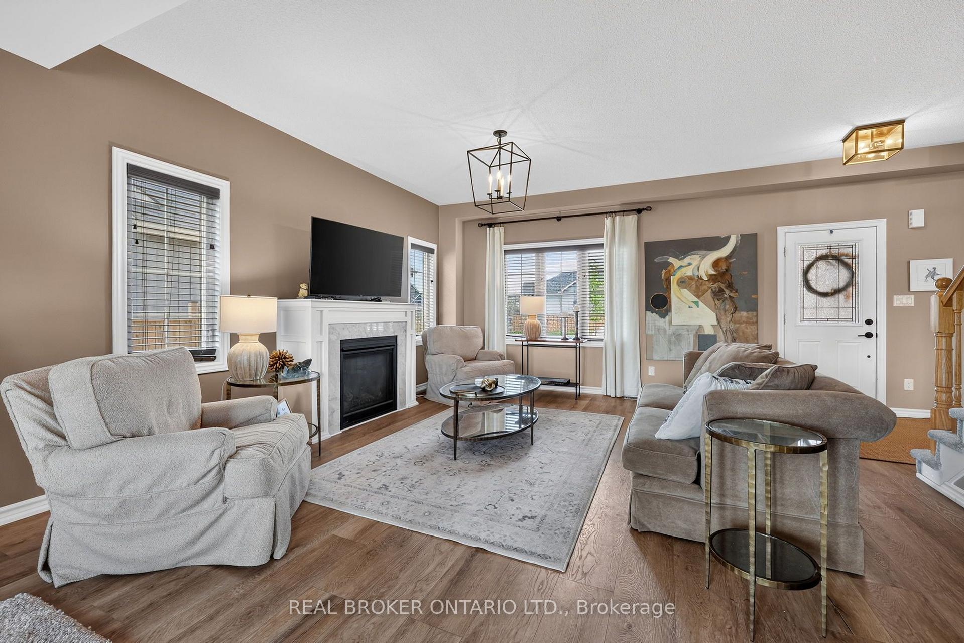 Photo 13 of 36 Beverly Street, Springwater, Elmvale — HOMEH