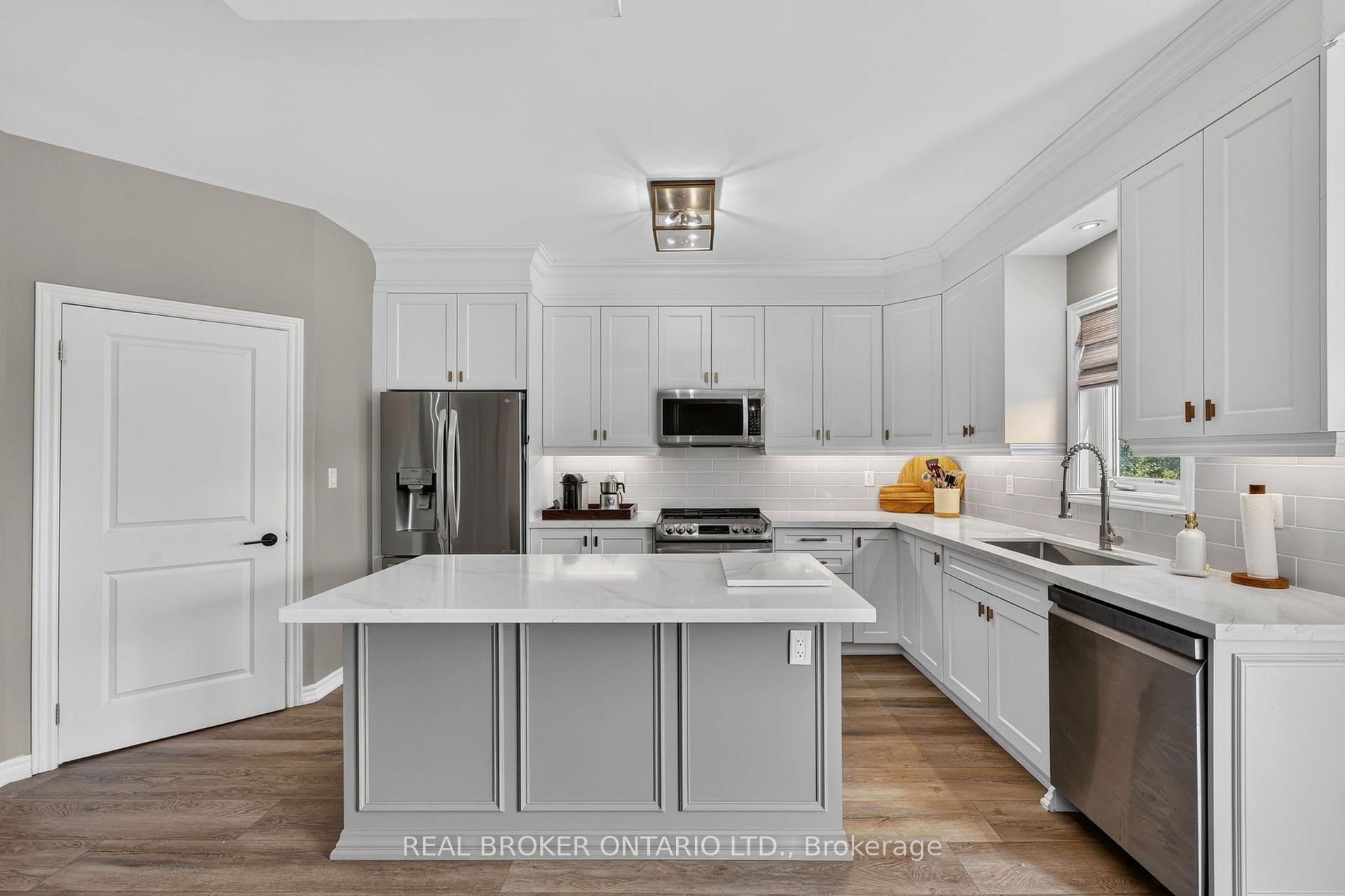 Photo 18 of 36 Beverly Street, Springwater, Elmvale — HOMEH