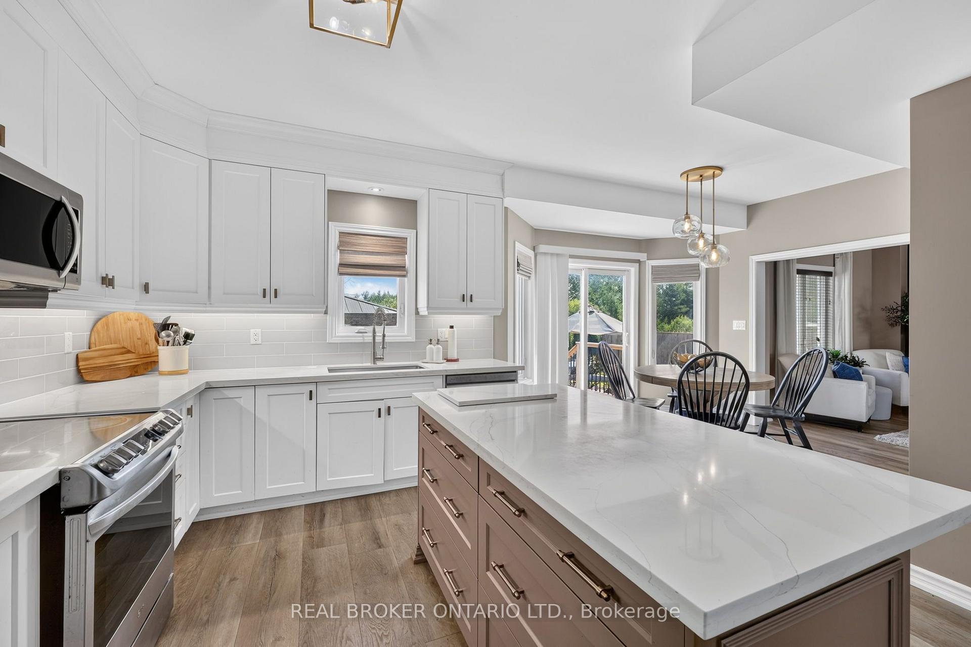 Photo 20 of 36 Beverly Street, Springwater, Elmvale — HOMEH