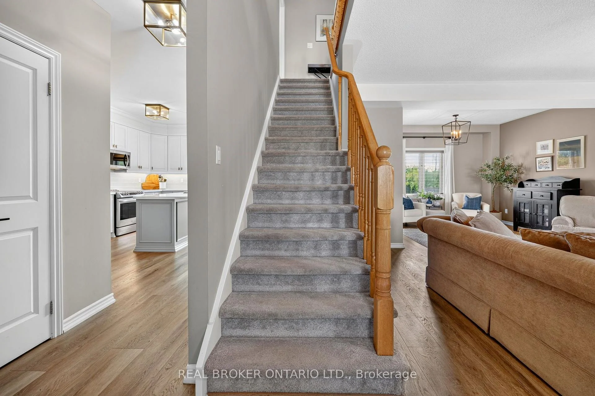 Photo 8 of 36 Beverly Street, Springwater, Elmvale — HOMEH