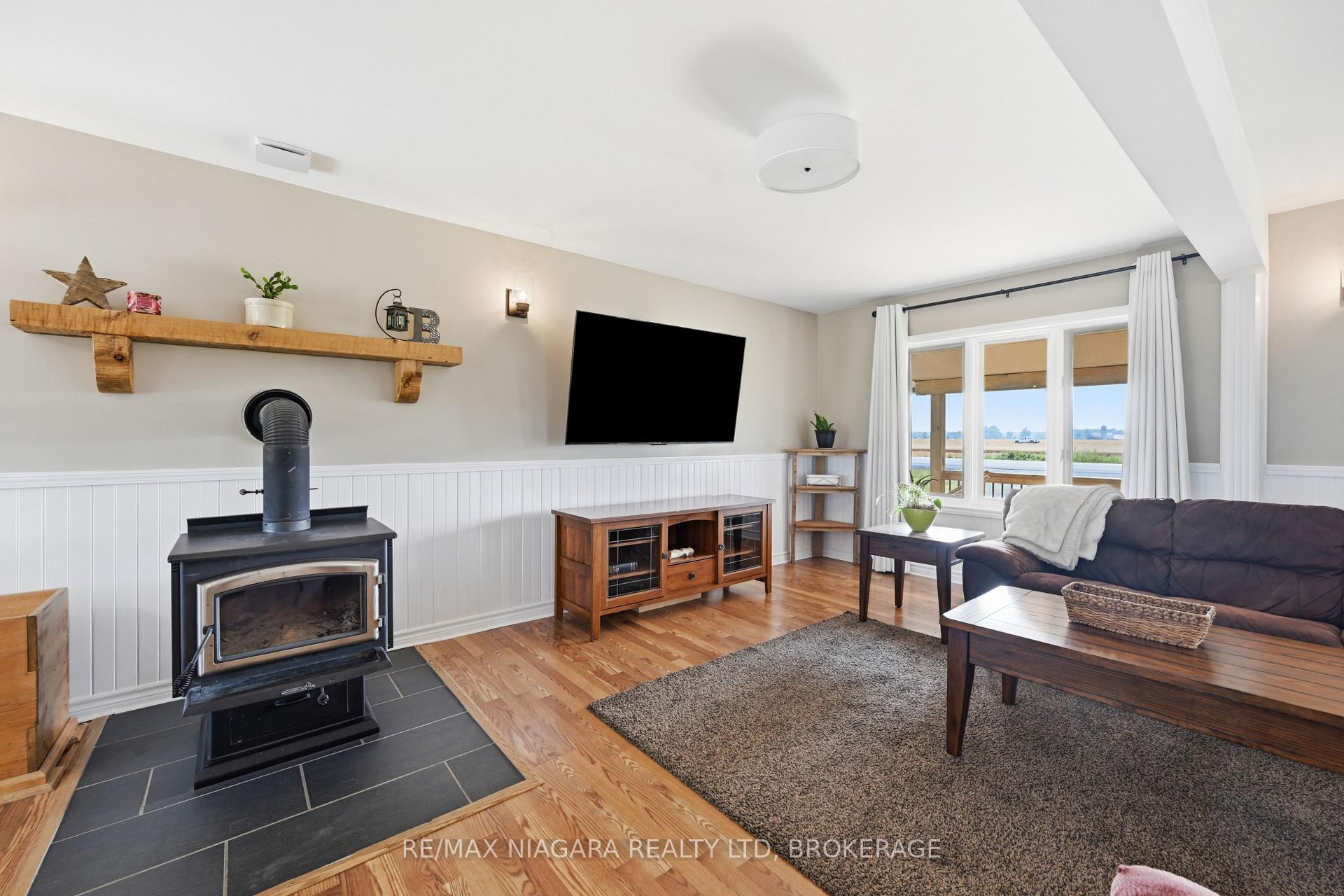Photo 8 of 3353 Miller Road, Port Colborne, Bethel — HOMEH