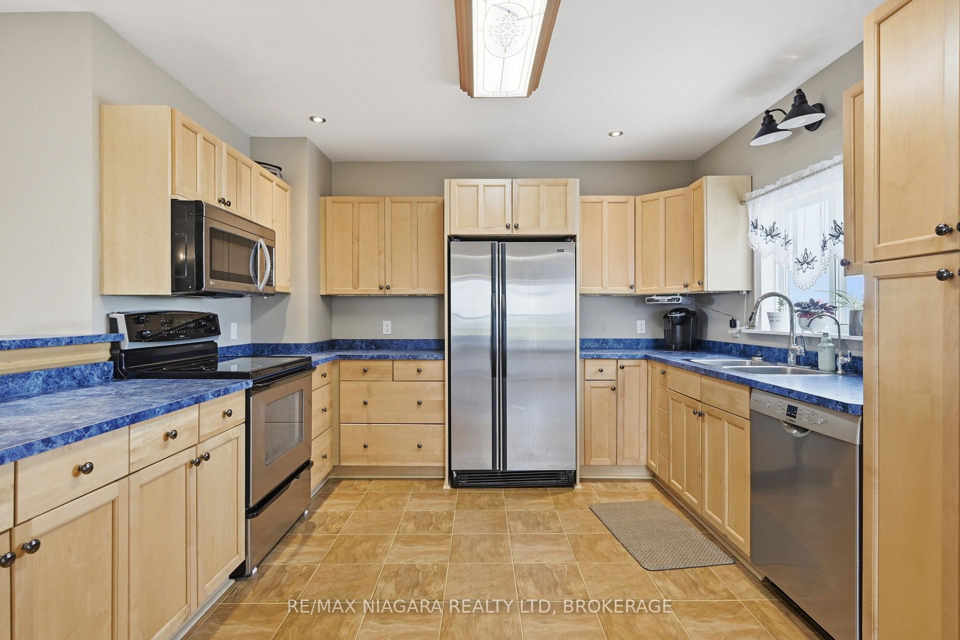Photo 14 of 3353 Miller Road, Port Colborne, Bethel — HOMEH