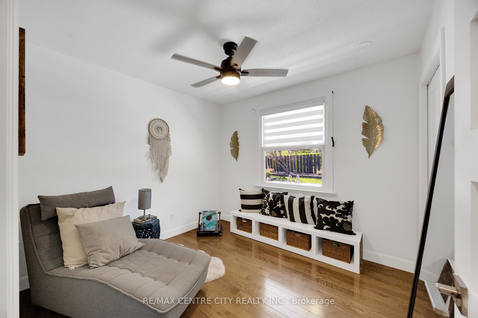 Photo 26 of 27 Bartlett Crescent, London, South M — HOMEH