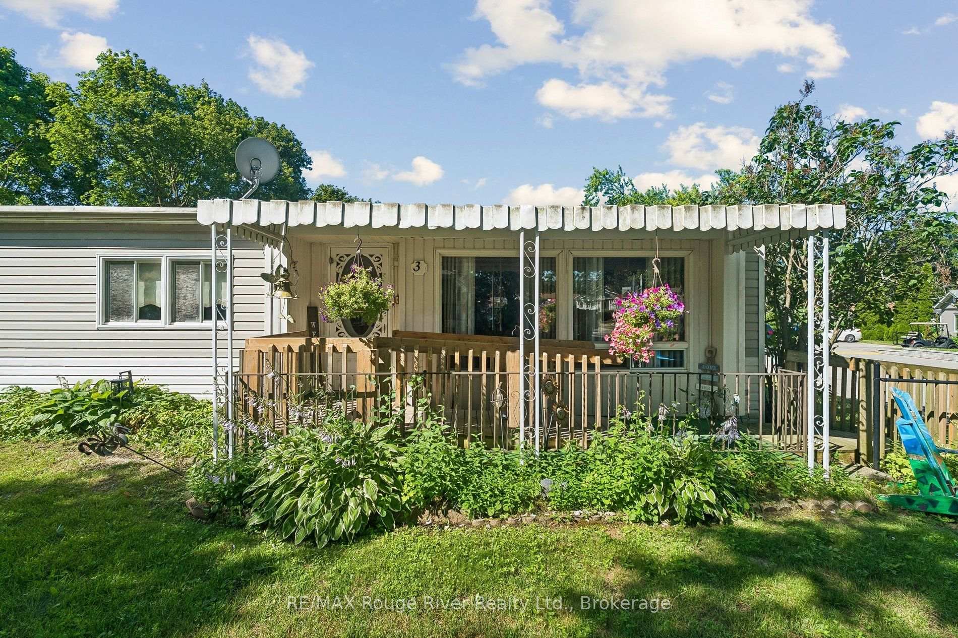 Photo 3 of 35 Hawthorne Drive, Innisfil, Rural Innisfil — HOMEH