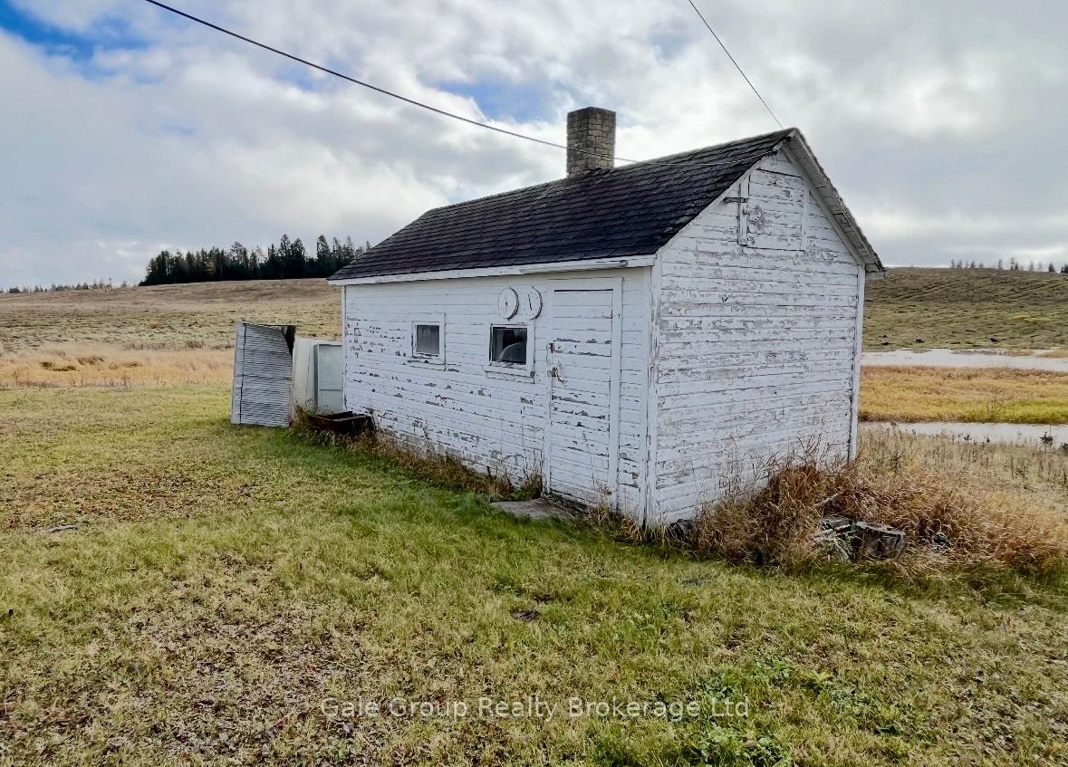 Photo 10 of 2541 Highway 105, Kenora — HOMEH