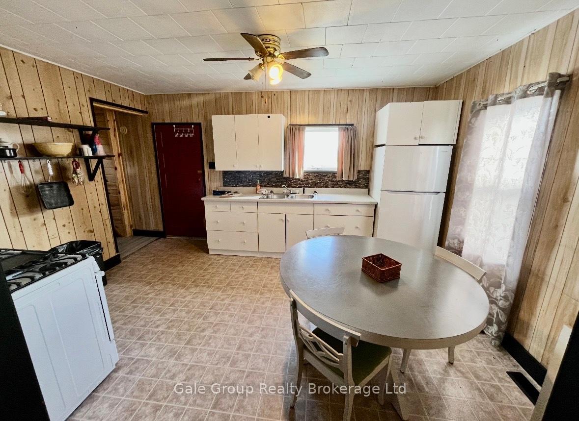 Photo 17 of 2541 Highway 105, Kenora — HOMEH