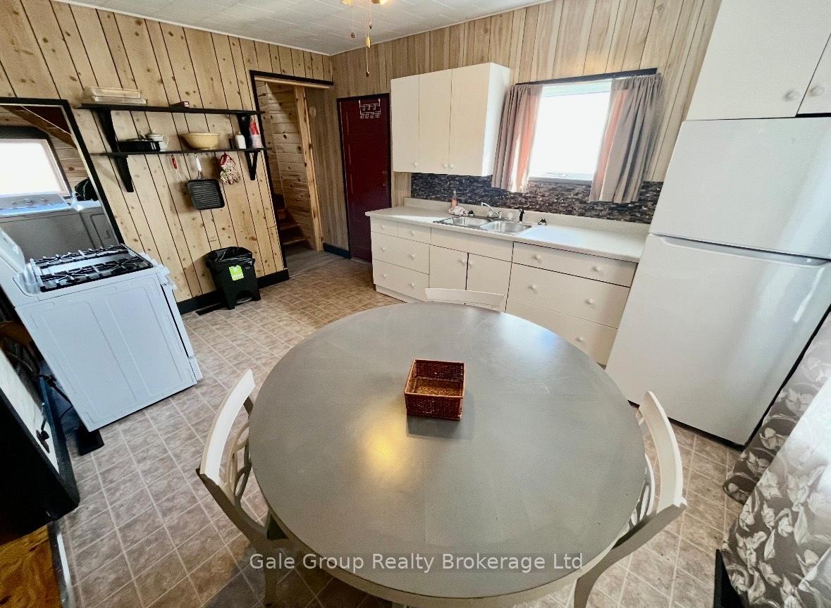 Photo 21 of 2541 Highway 105, Kenora — HOMEH