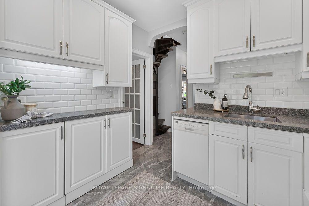Photo 8 of 124 Eileen Avenue, Toronto, Rockcliffe-Smythe — HOMEH