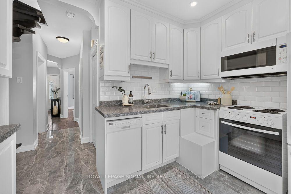 Photo 9 of 124 Eileen Avenue, Toronto, Rockcliffe-Smythe — HOMEH