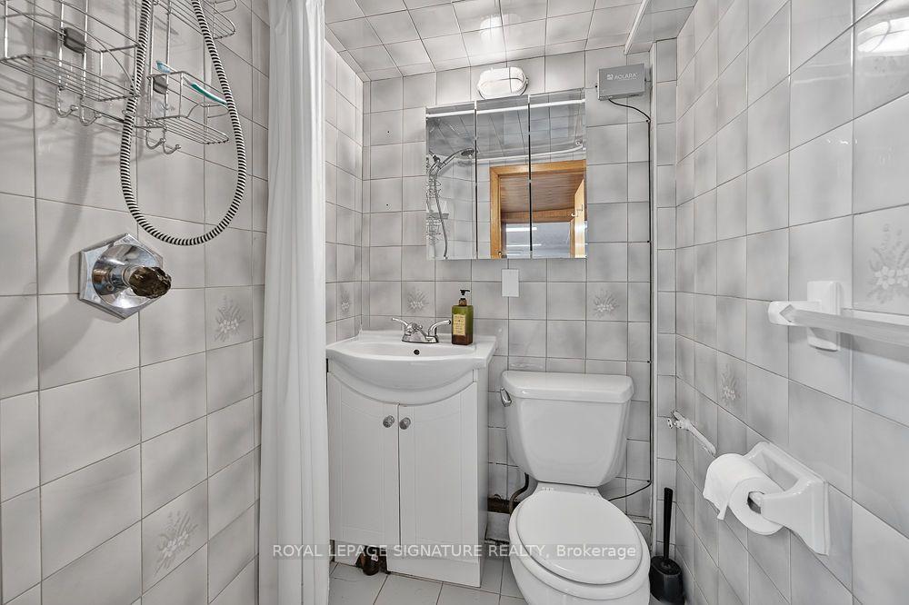 Photo 18 of 124 Eileen Avenue, Toronto, Rockcliffe-Smythe — HOMEH