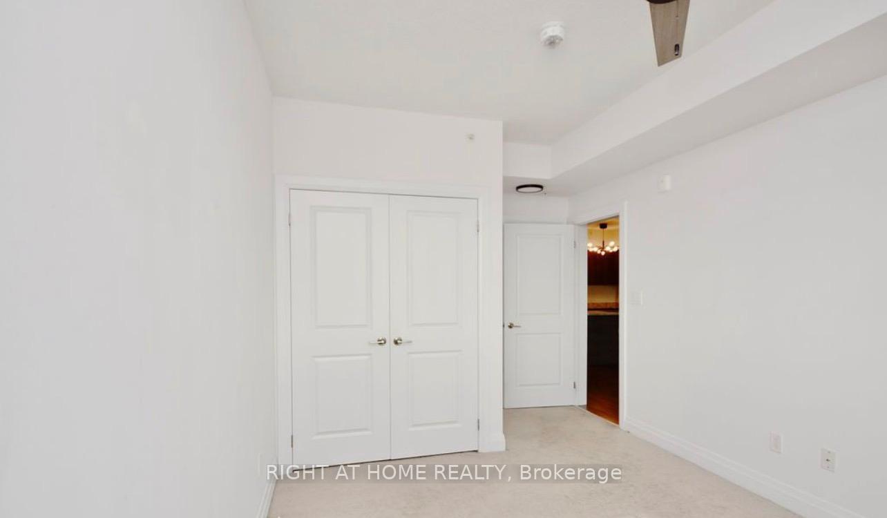 Photo 13 of Unit 405, 299 Cundles Road E, Barrie, Alliance — HOMEH