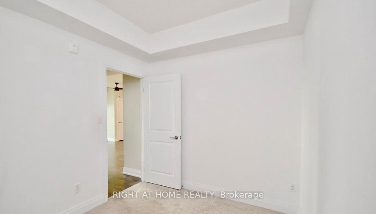 Photo 17 of Unit 405, 299 Cundles Road E, Barrie, Alliance — HOMEH