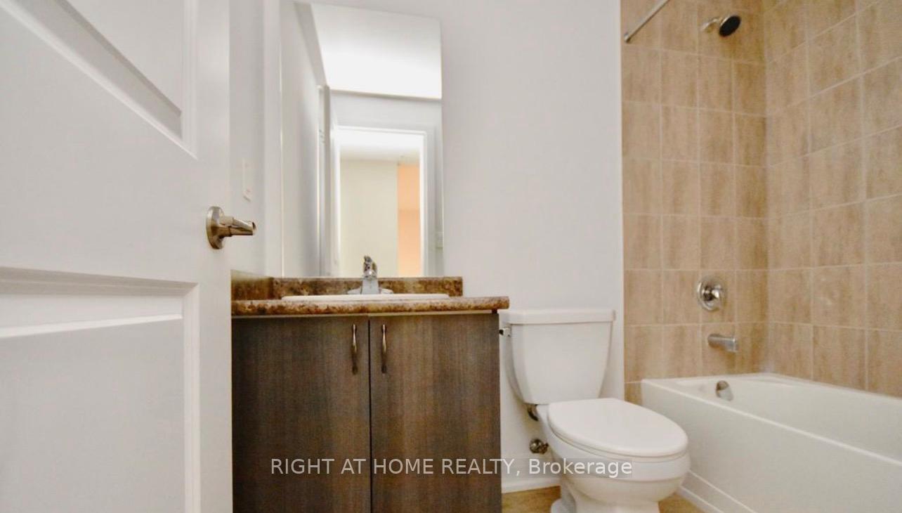 Photo 22 of Unit 405, 299 Cundles Road E, Barrie, Alliance — HOMEH