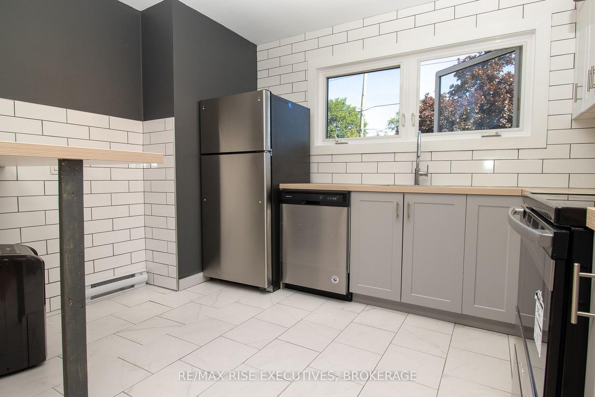 Photo 6 of Unit 1, 40 Helen Street, Kingston, Central City East — HOMEH