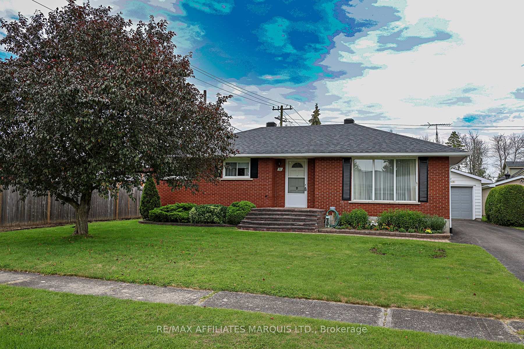 Photo 1 of 44 Broder Crescent, South Dundas, Morrisburg — HOMEH