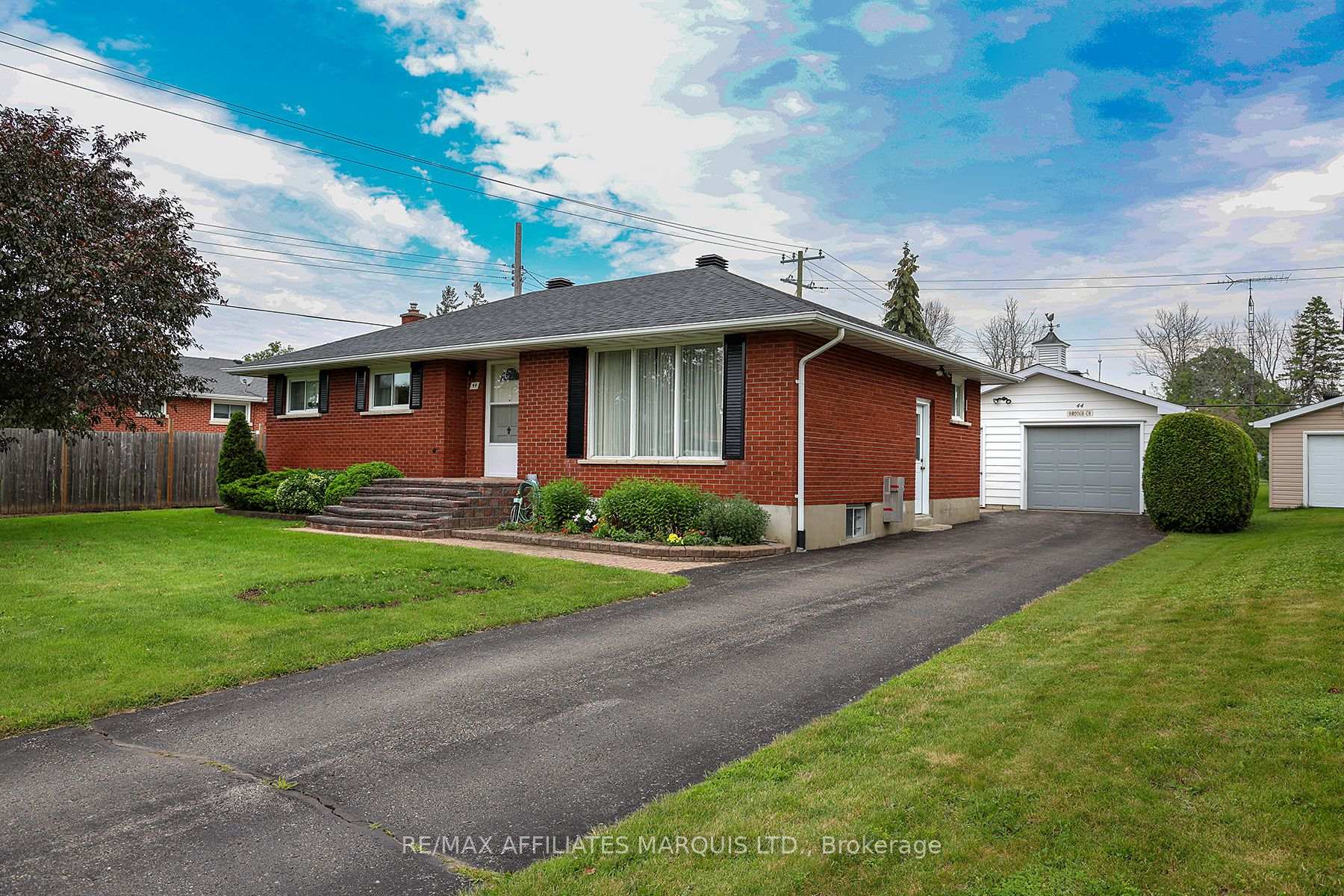 Photo 3 of 44 Broder Crescent, South Dundas, Morrisburg — HOMEH