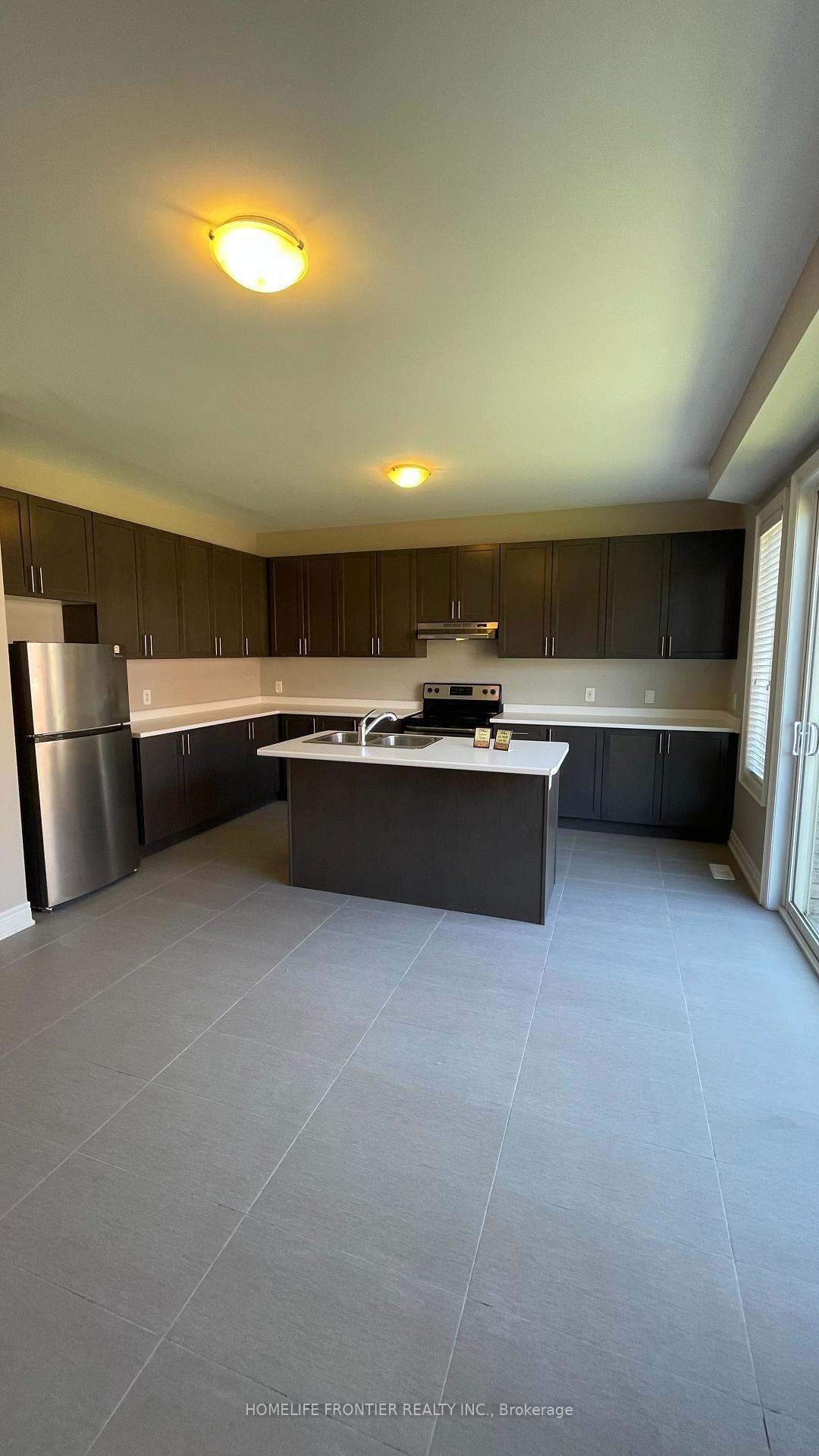 Photo 6 of 8 Jericho Avenue, Georgina, Keswick South — HOMEH