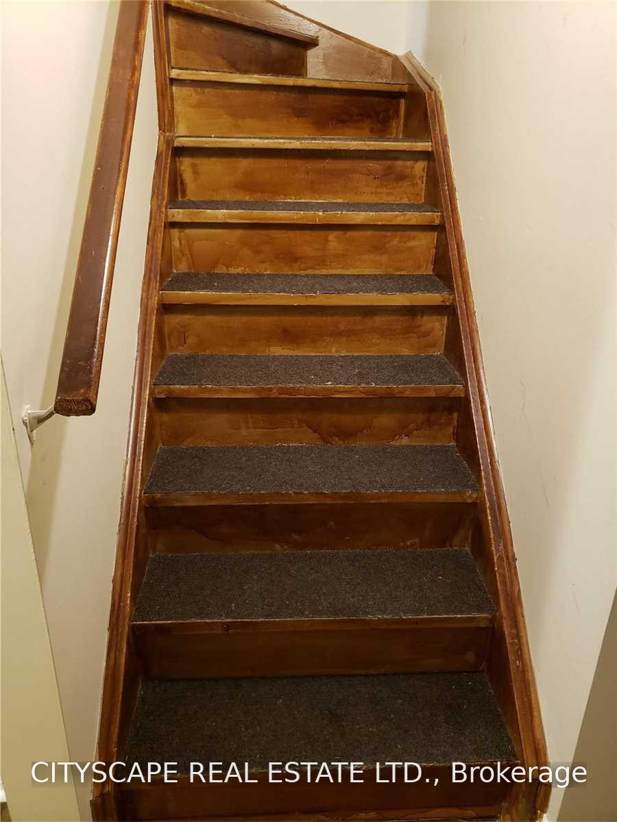 Photo 4 of 5483 Bellaggio Crescent, Mississauga, East Credit — HOMEH