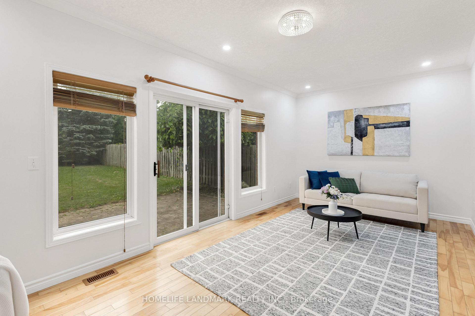 Photo 8 of 367 Havendale Crescent, Waterloo, Columbia Forest — HOMEH