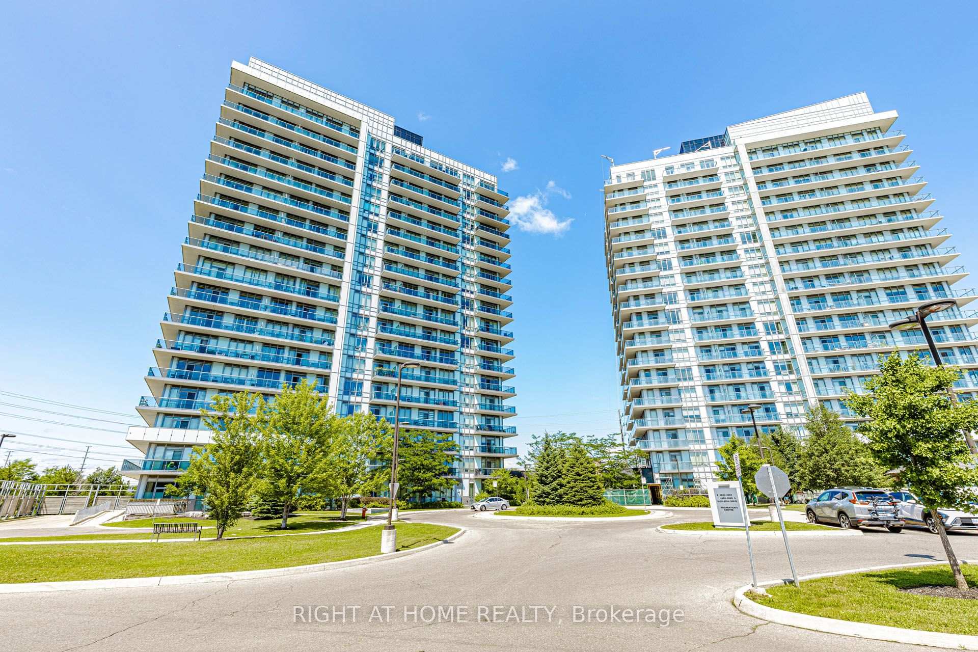 Front of Unit 2, 4633 Glen Erin Drive W