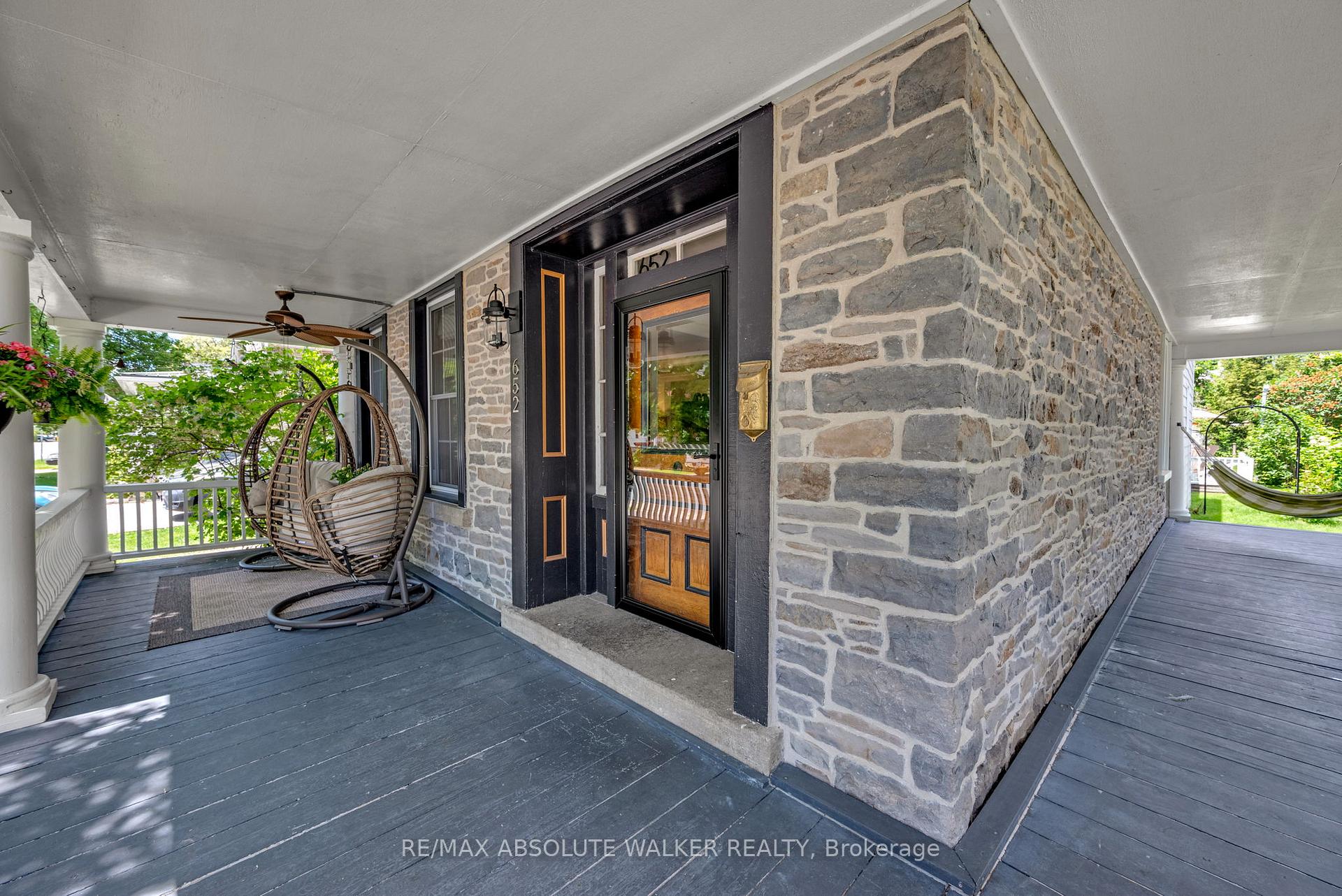 Photo 2 of 652 Henry Street W, Prescott, Prescott — HOMEH
